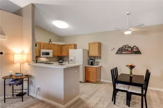 Photo #6: 2322750 Listing 