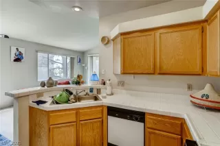 Photo #4: 2322761 Listing