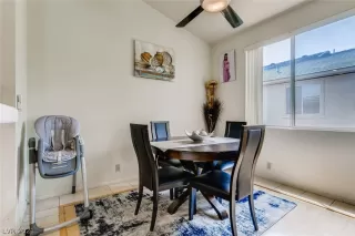 Photo #5: 2322761 Listing