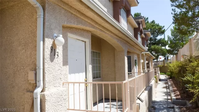 MLS: 2322785 Condo For Sale