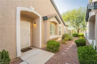 Photo #4: 2322800 Listing