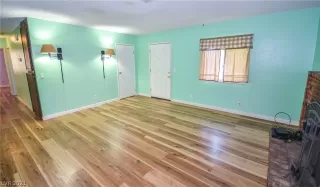 Photo #3: 2322803 Listing