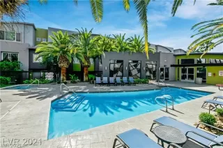 Photo #2: 2322826 Listing