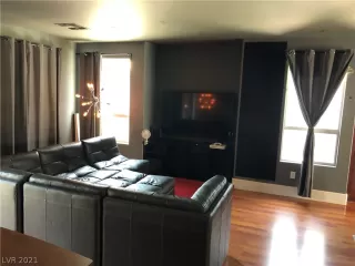 Photo #3: 2322826 Listing