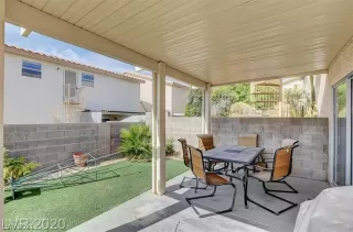 Photo #4: 2322855 Listing