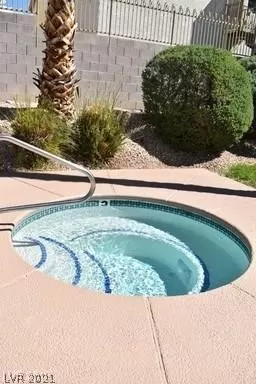 Photo #6: 2322855 Listing