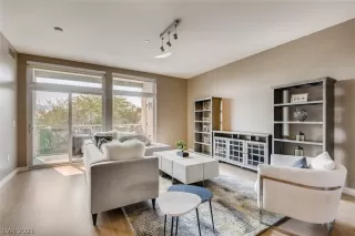 Photo #1: 2322871 Listing