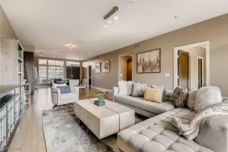 Photo #2: 2322871 Listing