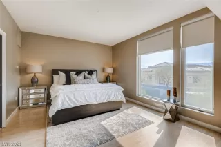 Photo #5: 2322871 Listing