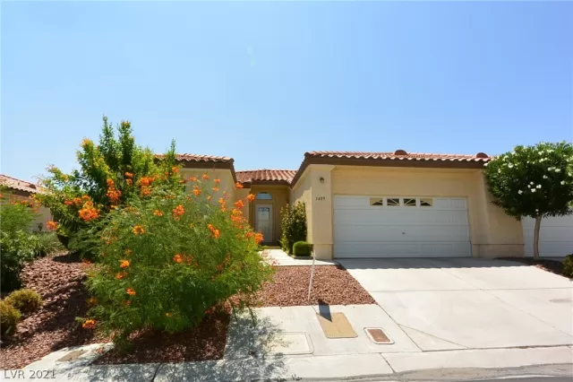 MLS: 2322877 Condo For Sale