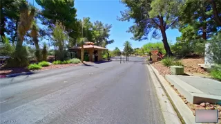 Photo #3: 2322877 Listing 