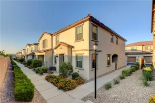 Photo #1: 2322912 Listing 