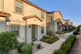Photo #2: 2322912 Listing 
