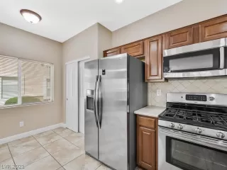 Photo #4: 2322923 Listing 