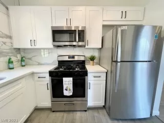 Photo #1: 2322941 Listing