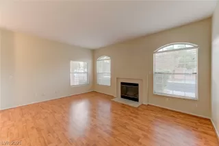 Photo #3: 2322947 Listing 