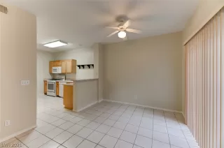 Photo #5: 2322947 Listing 