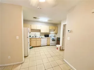 Photo #4: 2322962 Listing 