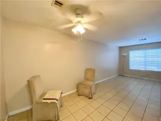 Photo #5: 2322962 Listing 