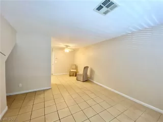 Photo #6: 2322962 Listing 