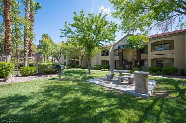 MLS: 2322990 Condo For Sale