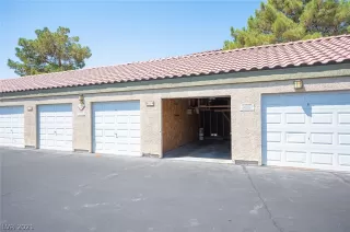 Photo #1: 2322990 Listing