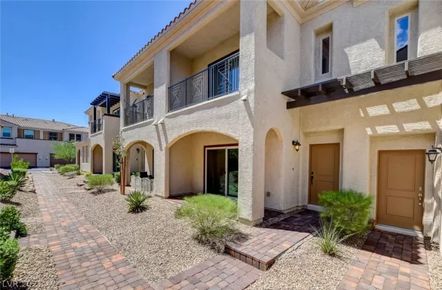 MLS: 2322993 Condo For Sale