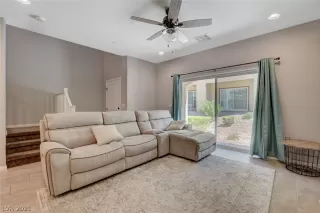 Photo #3: 2322993 Listing