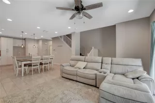 Photo #5: 2322993 Listing