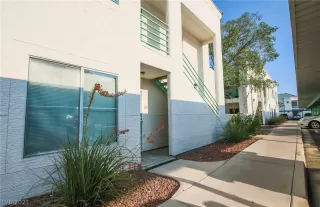 Photo #2: 2323006 Listing