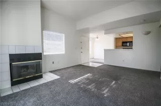 Photo #6: 2323006 Listing