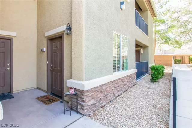 MLS: 2323009 Condo For Sale