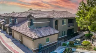 Photo #1: 2323009 Listing