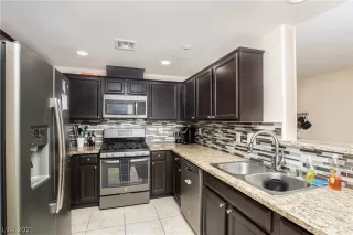 Photo #3: 2323009 Listing