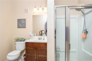 Photo #6: 2323009 Listing