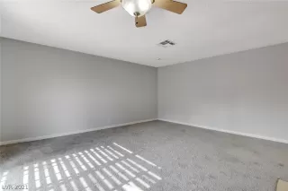 Photo #6: 2323024 Listing