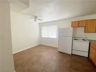 Photo #3: 2323047 Listing 