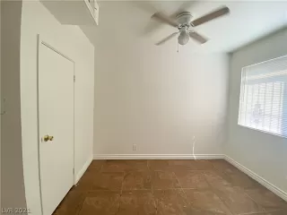 Photo #4: 2323047 Listing 