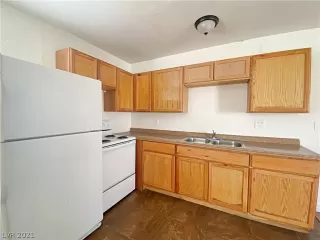 Photo #6: 2323047 Listing 