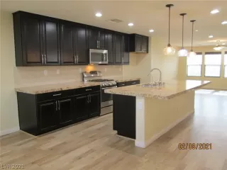 Photo #3: 2323051 Listing 