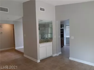 Photo #2: 2323084 Listing