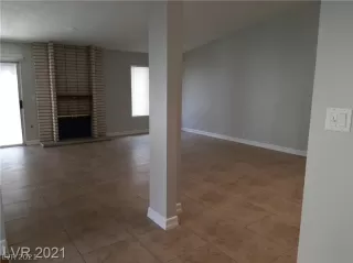 Photo #3: 2323084 Listing