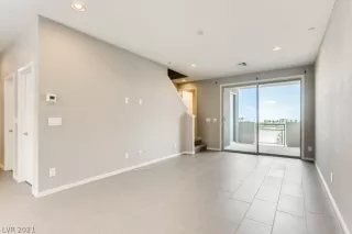 Photo #5: 2323106 Listing 