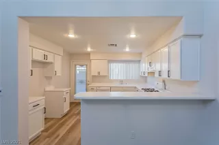 Photo #3: 2323164 Listing 