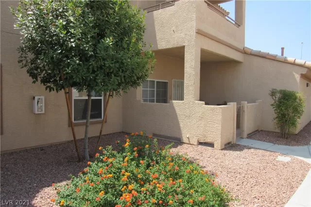 MLS: 2323170 Condo For Sale