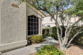 Photo #3: 2323171 Listing 