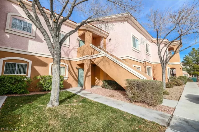 MLS: 2323180 Condo For Sale