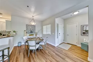 Photo #3: 2323183 Listing