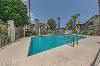 Photo #3: 2323207 Listing