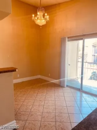 Photo #6: 2323207 Listing